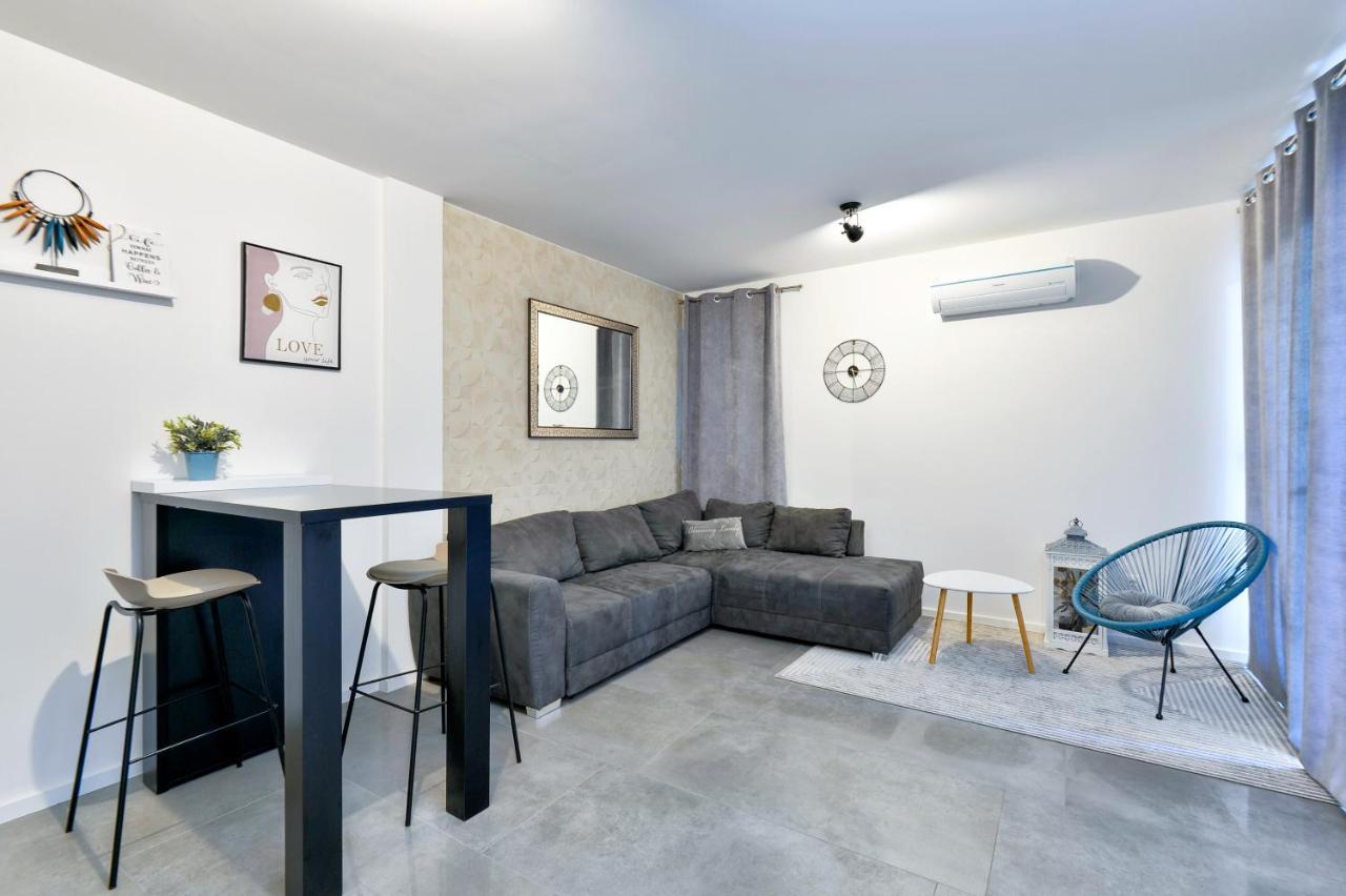 Relax Apartments Novalja Exteriér fotografie